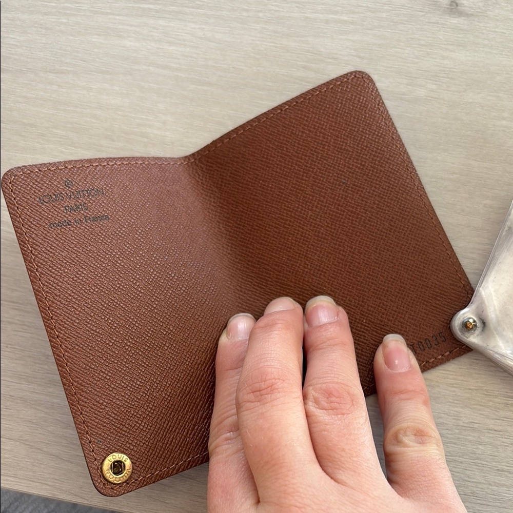 Louis Vuitton Brown Monogram Card Holder w/ 7 sleeves. - Picture 6 of 7